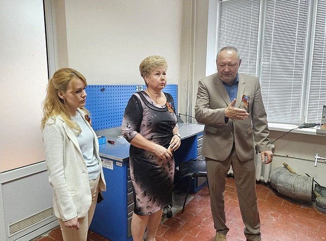 Ольга Бас и Дарья Лантратова в ходе работы в регионе посетили протезно-ортопедический завод