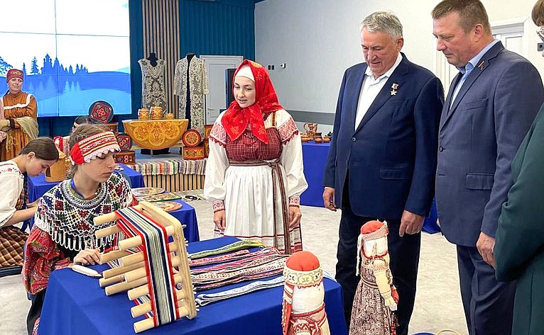 Заместитель Председателя СФ Юрий Воробьев принял участие в мероприятиях юбилейного Х Всероссийского детского фестиваля народной культуры «Наследники традиций»
