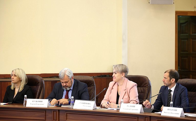 Сенаторы провели выездное совещание, посвященное реализации Постановления СФ о господдержке социально-экономического развития Иркутской области