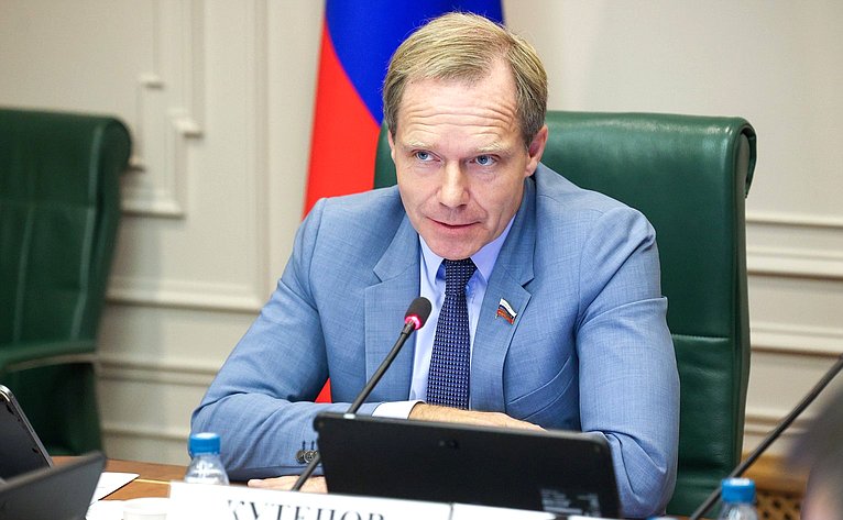 Андрей Кутепов