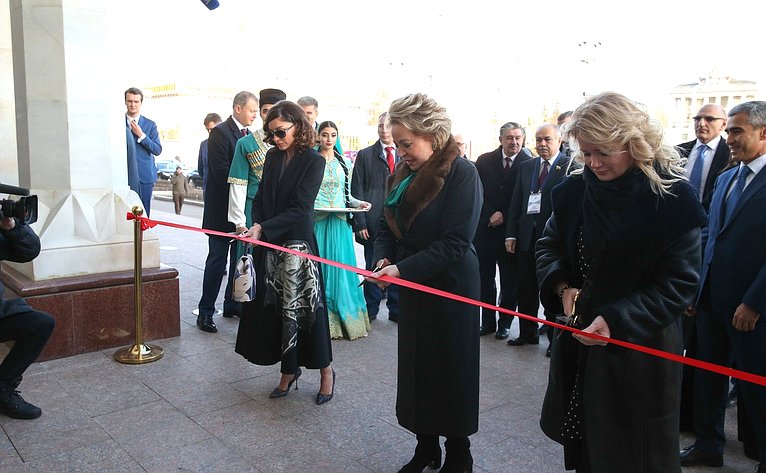 Валентина Матвиенко и Мехрибан Алиева приняли участие в церемонии открытия павильона Азербайджана на территории ВДНХ