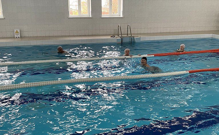 В ФОК «Заволжский» в селе Александров-Гай проводятся занятия по плаванию