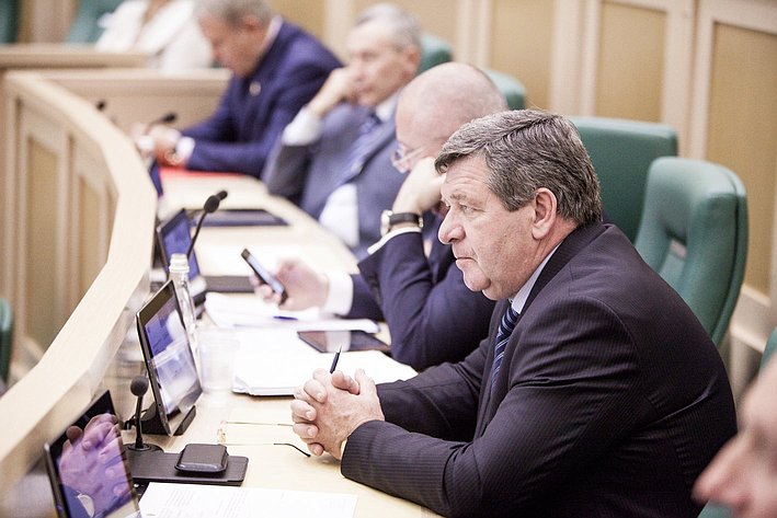 Валерий Семенов на 358 заседании Совета Федерации