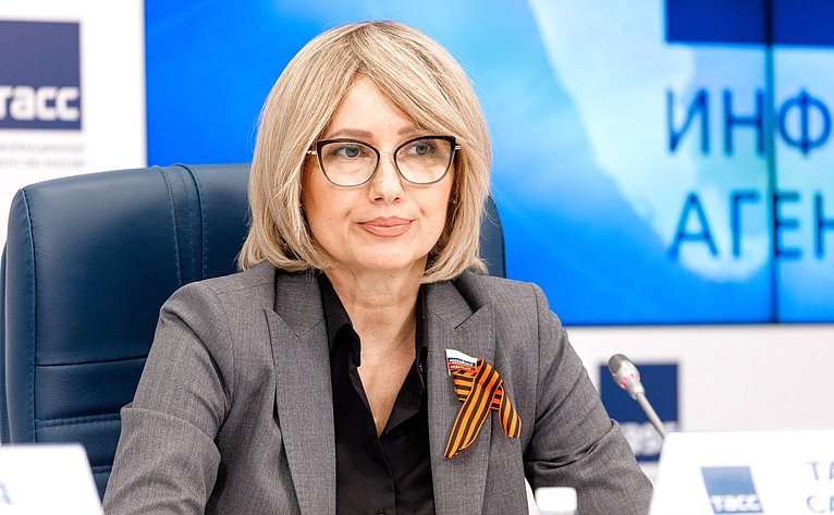 Татьяна Сахарова