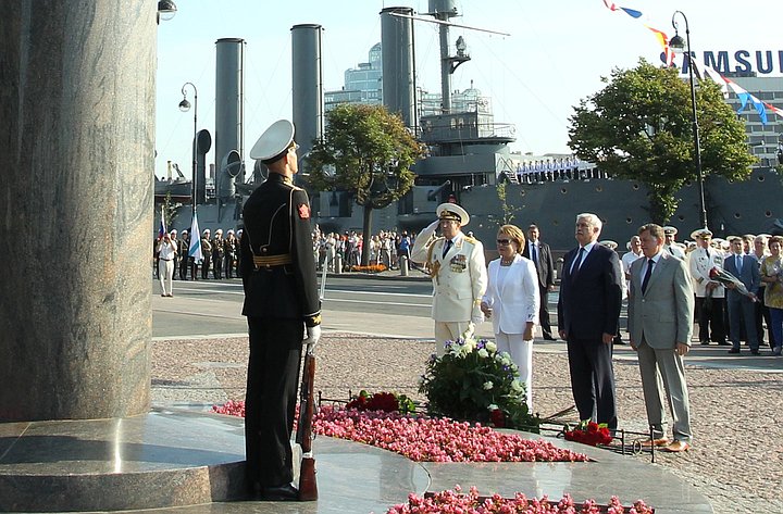 В. Матвиенко приняла участие в торжествах в честь Дня ВМФ в Санкт-Петербурге