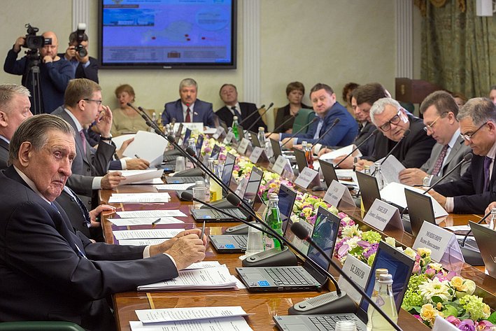 Заседание Комитета Совета Федерации по экономической политике 3
