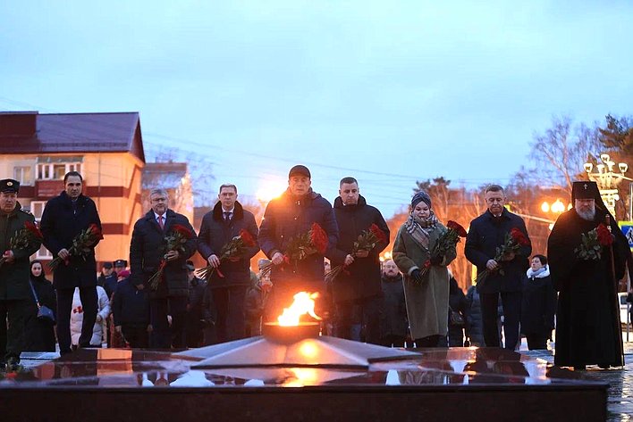 Андрей Хапочкин принял участие в открытии в регионе мемориала в честь воинов СВО