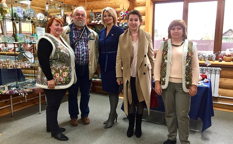 Наталия Косихина в ходе поездки в регион посетила г. Данилов и встретилась с ремесленниками Ярославской области