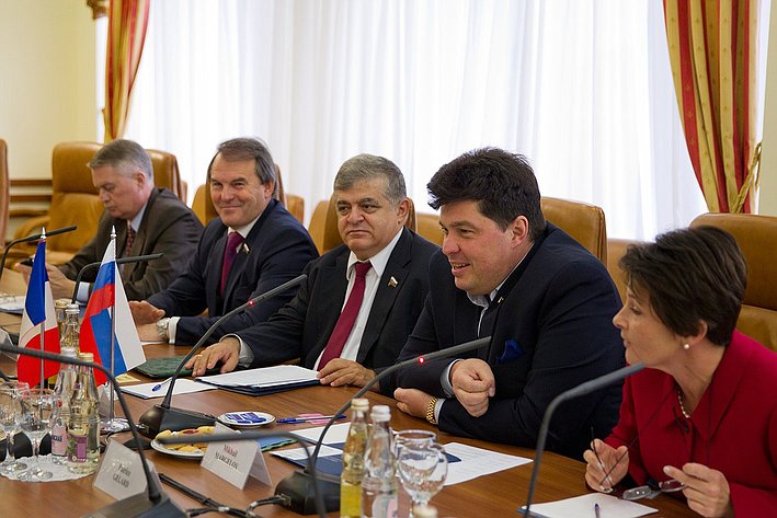 Встреча с председателем группы дружбы «Франция – Россия» в Сенате Французской Республики Патрисом Желяром-2