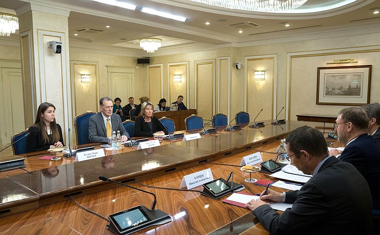 Встреча К. Косачева с Чрезвычайным и Полномочным Послом Австралии Греймом Миханом