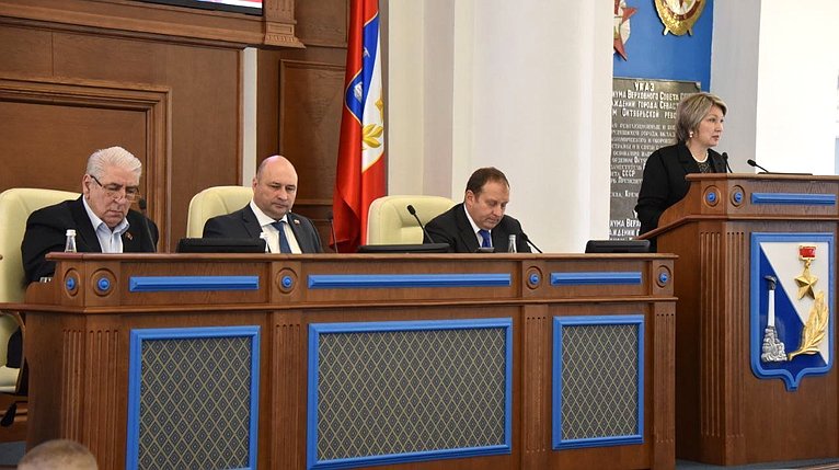 Екатерина Алтабаева приняла участие в пленарном заседании Законодательного собрания города