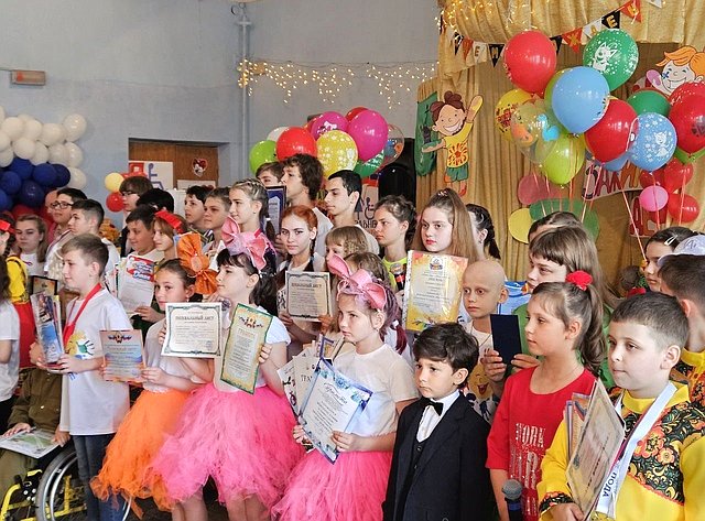 Ольга Бас посетила центр социальной реабилитации детей «Возрождение» в ЛНР