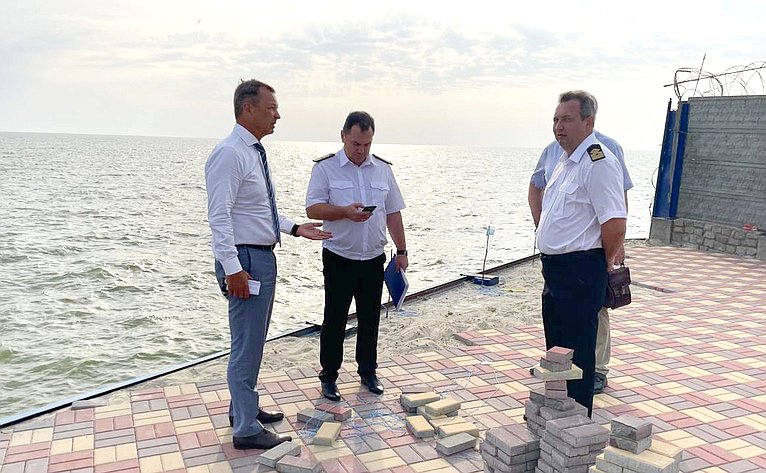Первый заместитель Председателя Совета Федерации Андрей Яцкин в ходе рабочей поездки в регион посетил Таганрог