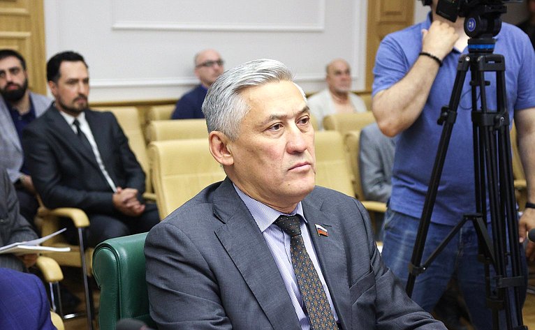 Юрий Валяев