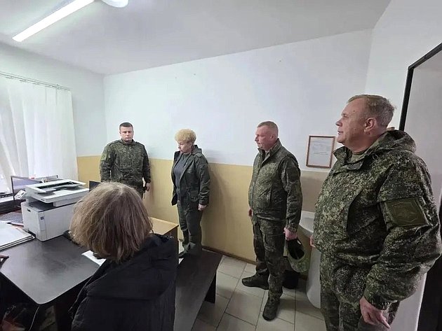 Ольга Бас в ходе поездки в регион посетила ряд военных комиссариатов Луганской Народной Республики