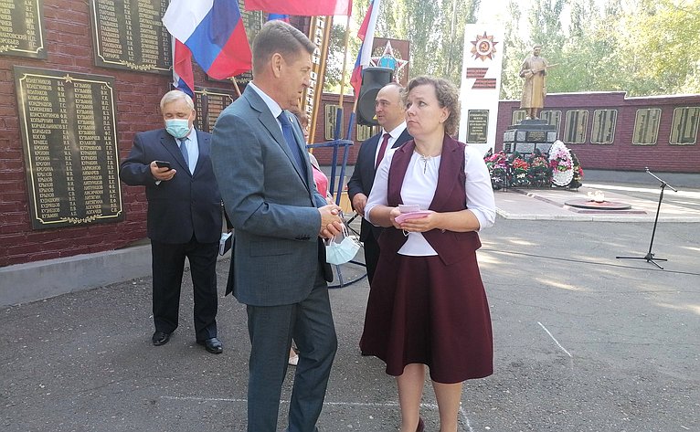 Андрей Шевченко в День знаний посетил одну их школ в Октябрьском районе Оренбургской области