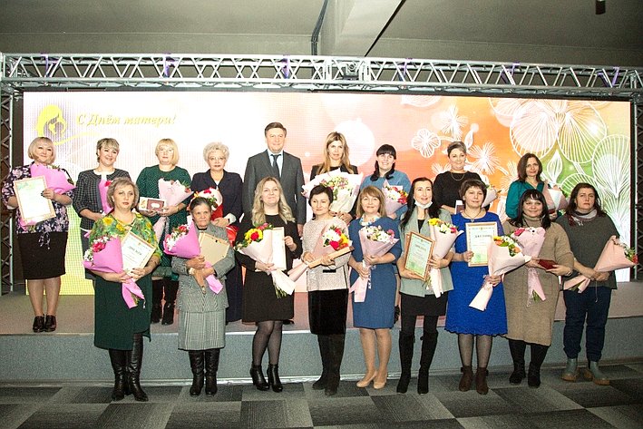 Оксана Хлякина приняла участие в торжественном приёме, посвященному празднованию Дня Матери