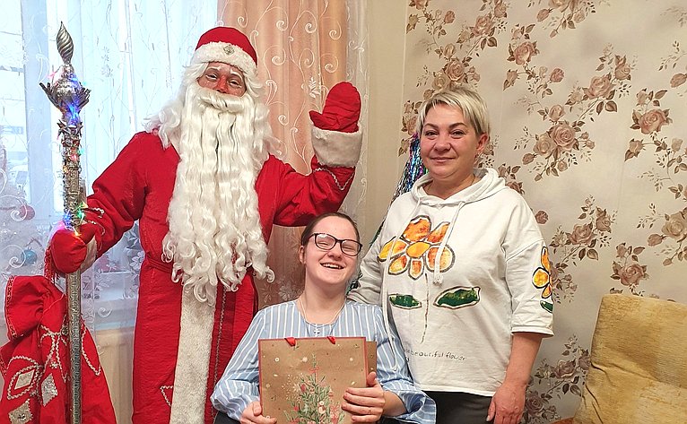 Александр Ракитин принял участие в благотворительной акции «Елка желаний»