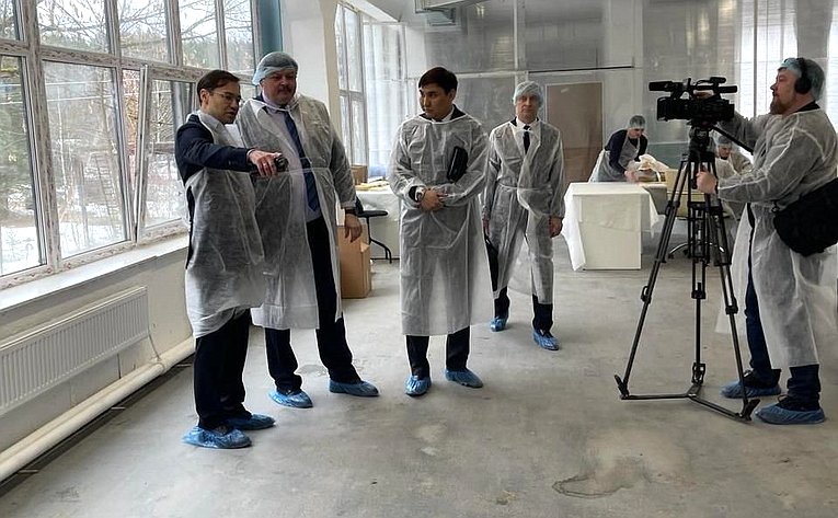 Сергей Колбин посетил завод по производству медицинских материалов