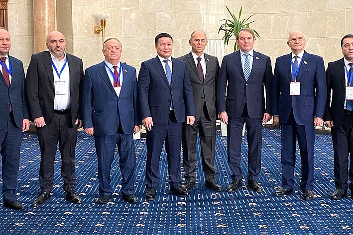 Делегация Совета Федерации принимает участие в наблюдении за выборами Президента Киргизской Республики