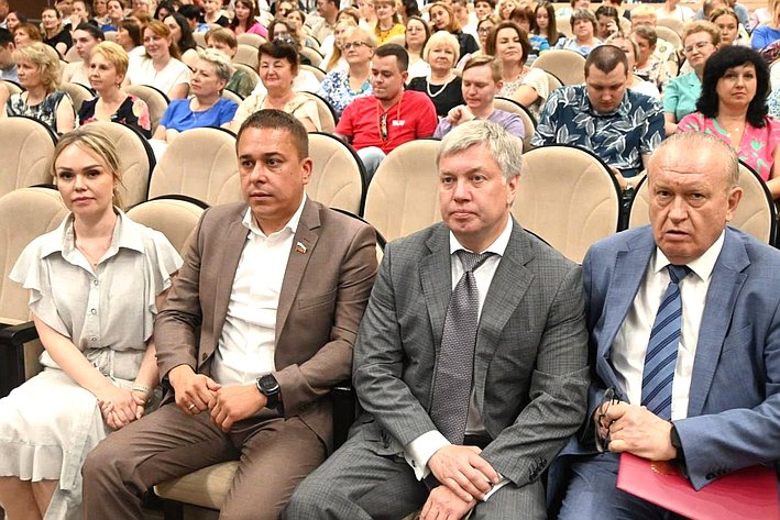 В Ульяновске поздравили врачей с наступающим Днем медицинского работника