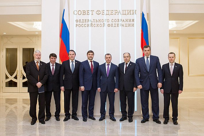 Члены Совета Федерации с делегацией Верховного Совета Автономной Республики Крым во главе с его председателем В. Константиновым