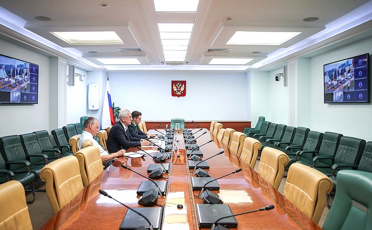 Круглый стол Комитета СФ по экономической политике на тему «Формирование экономики предложения в России: условия и факторы»