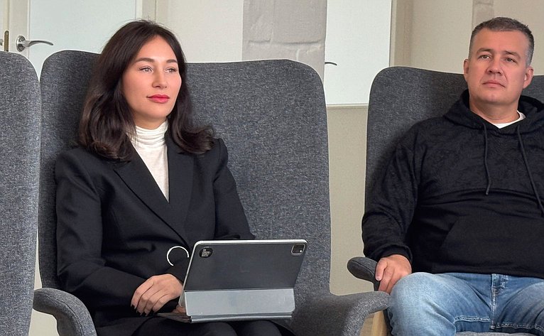 Елена Дягилева выступила спикером панельной дискуссии, посвящённой развитию малых городов. Обсуждение опыта разных субъектов страны состоялось в рамках деловой программы фестиваля в Никеле