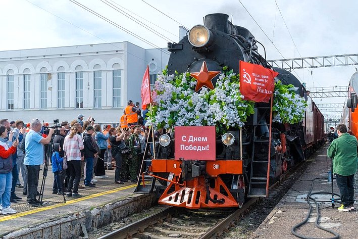 Председатель Комитета СФ по федеративному устройству, региональной политике, местному самоуправлению и делам Севера Андрей Шевченко принял участие в торжественной встрече «Поезда Победы» на вокзале Оренбурга
