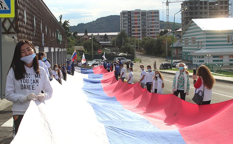 Торжества в Республике Алтай, посвященные празднованию Дня Государственного флага России