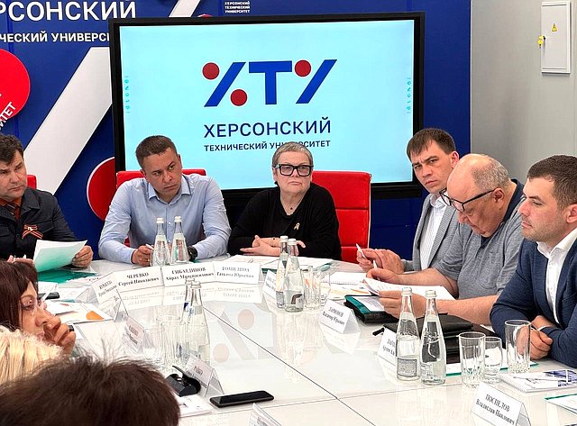 Айрат Гибатдинов обсудил интеграцию образовательной системы Херсонской области в правовое поле Российской Федерации