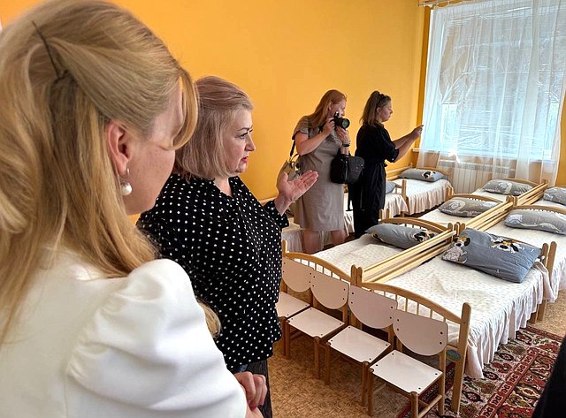 Дарья Лантратова осмотрела два капитально отремонтированных детских сада в Первомайском городском округе