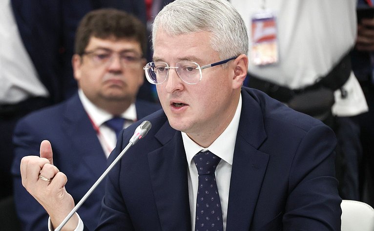 Экспертная сессия «Логистика рыбной продукции: поможет ли биржа убрать посредников?». X Восточный экономический форум