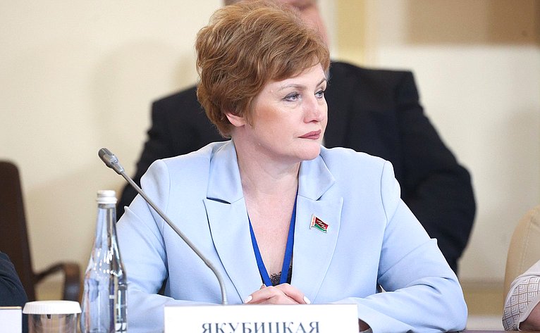 Встреча Председателя СФ Валентины Матвиенко и Председателя Совета Республики Национального собрания Республики Беларусь Натальи Кочановой с руководителями органов государственной власти субъектов Российской Федерации и регионов Республики Беларусь