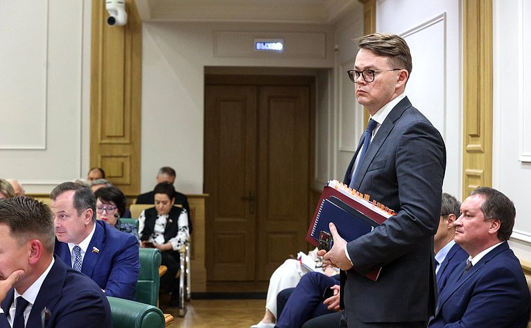 Встреча сенаторов Российской Федерации с Министром экономического развития РФ Максимом Решетниковым в формате «Открытого диалога»