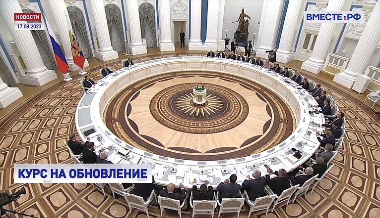 Сергей Перминов прокомментировал телеканалу «Вместе-РФ» перспективу обновления автопарков общественного транспорта регионов страны