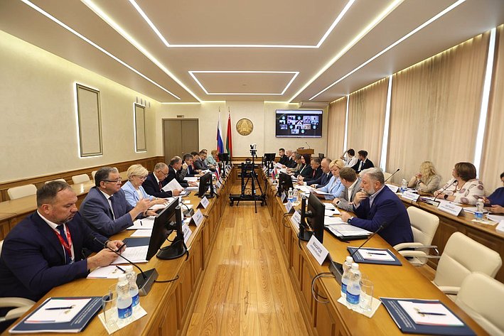 Ольга Щетинина приняла участие в работе совместного заседания Комиссии Парламентского Собрания Союза Беларуси и России по бюджету, налогам и финансовому рынку, Комиссии ПС по экономической политике и Комиссии ПС по промышленности и торговле
