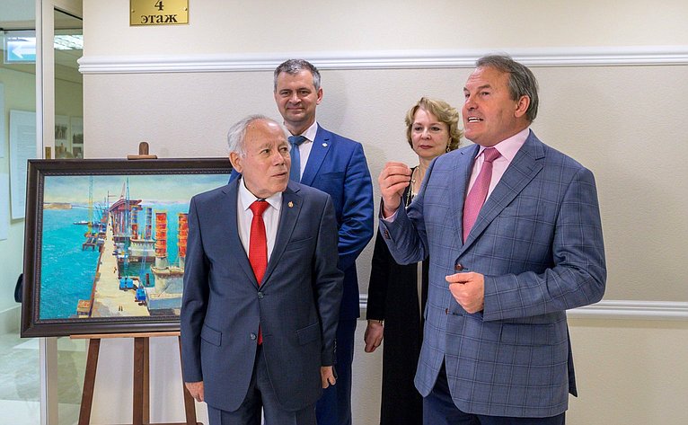 Художественная выставка «Крымский мост» в Совете Федерации