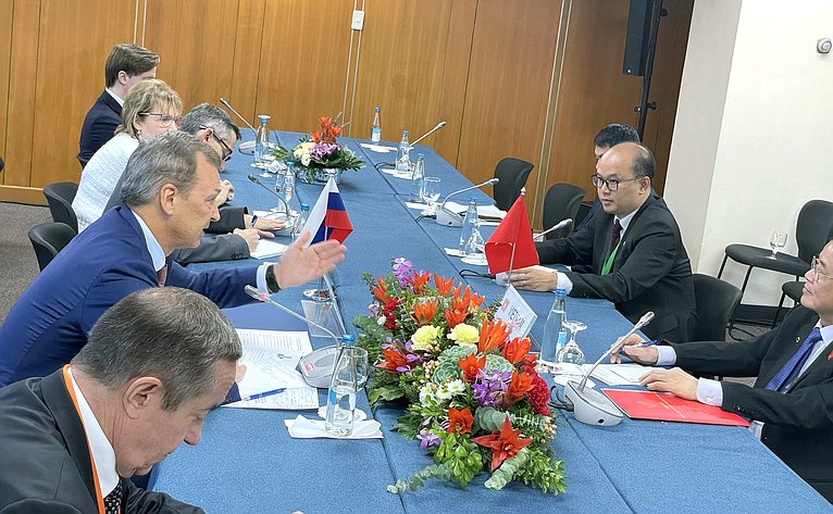 Руководитель делегации Федерального Собрания РФ на 31-й сессии АТПФ Андрей Яцкин провел ряд двусторонних встреч