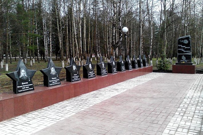 Николай Тихомиров принял участие в торжественной церемонии открытия Мемориала «Аллея Славы» в поселке Майский Вологодского района