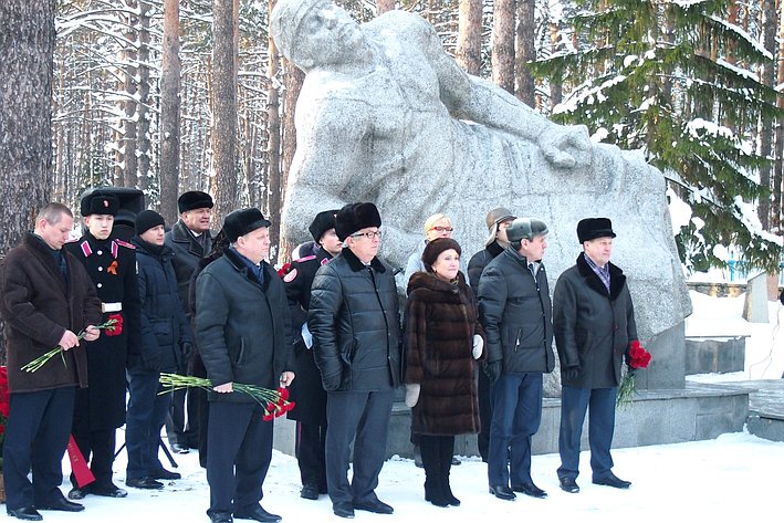 Н. Болтенко возложила цветы к Вечному огню и Могиле Неизвестного солдата