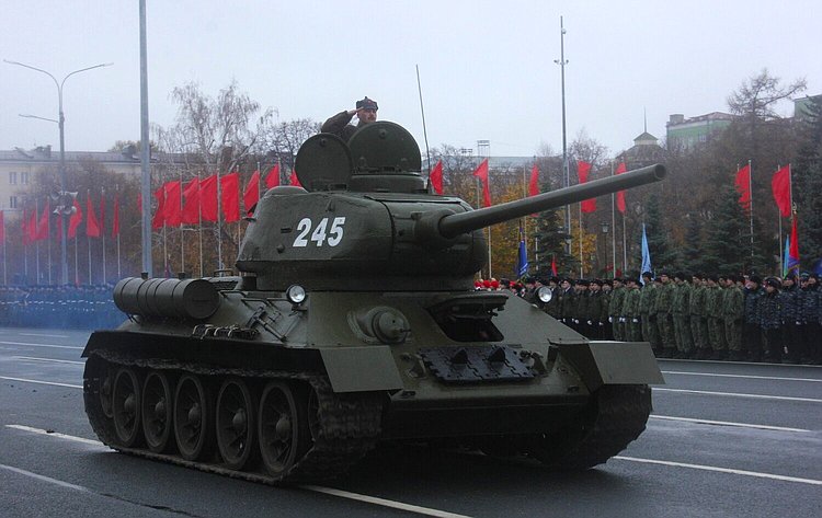 В Самаре в 15-й раз прошёл Парад Памяти, посвящённый военному параду 7 ноября 1941 года