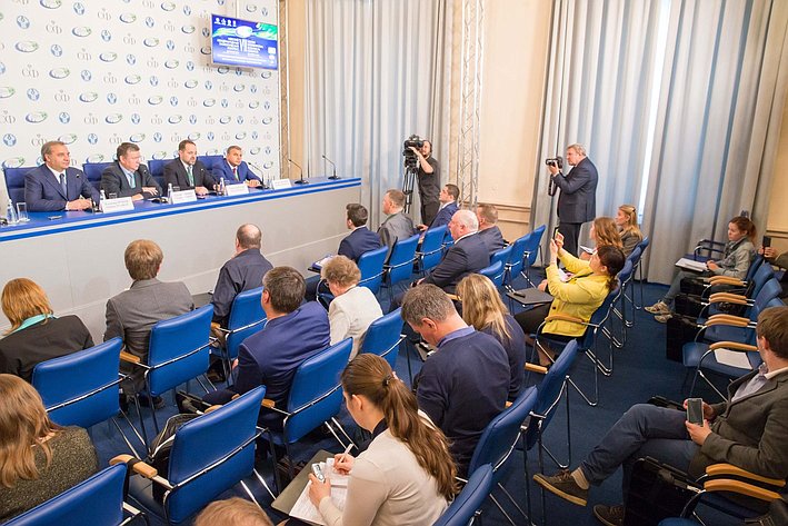 Пленарное заседание VII Невского международного экологического форума