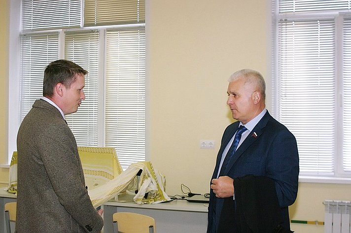 Сергей Мартынов посетил в Йошкар-Оле научные лаборатории и центры Института цифровых технологий Марийского государственного университета (МарГУ)