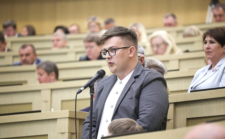 Пленарное заседание Второго Форума тружеников села