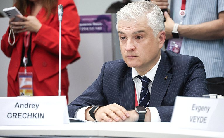 Экспертная сессия «Логистика рыбной продукции: поможет ли биржа убрать посредников?». X Восточный экономический форум