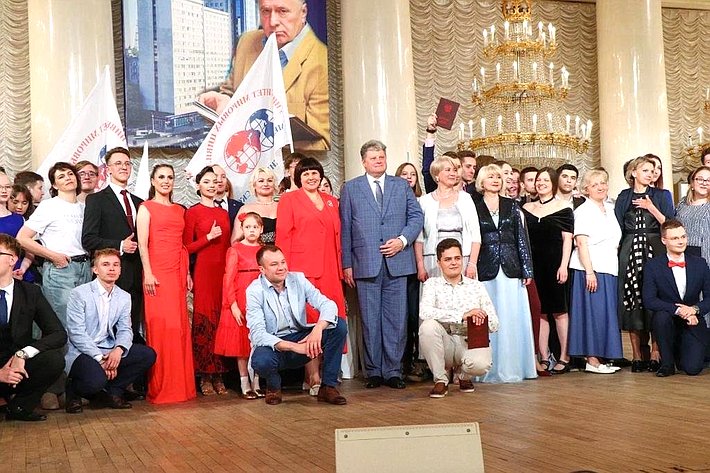Елена Афанасьева вручила дипломы выпускникам ИМЦ