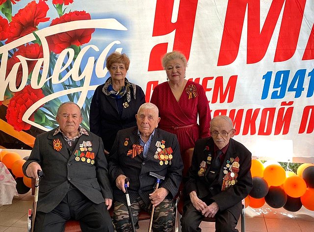 В республиканском социально-реабилитационном центре «Максаковка» (Республика Коми) прошло чествование ветеранов ВОВ и участников специальной военной операции