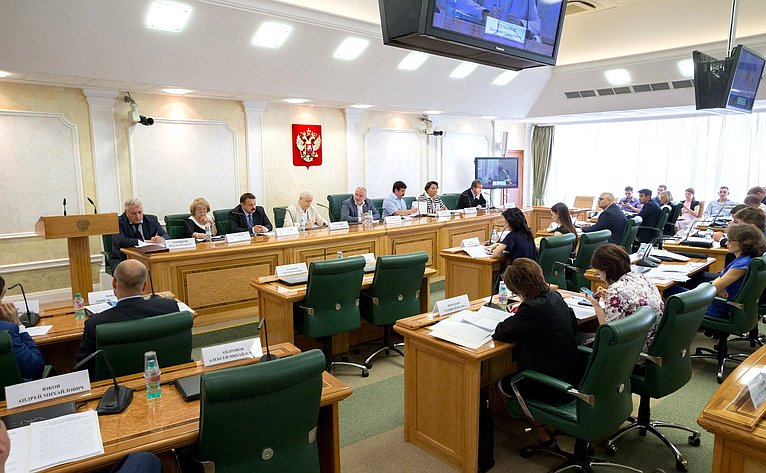 Заседание «круглого стола» на тему «Практика реализации новых положений Гражданского кодекса Российской Федерации»