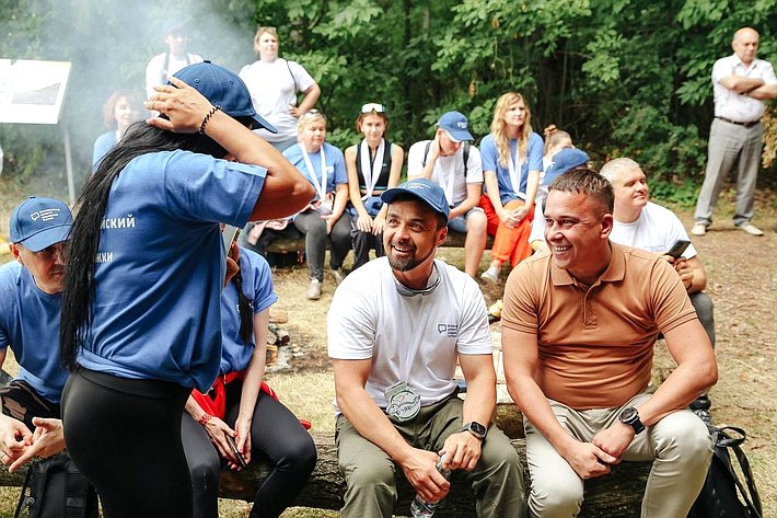 Айрат Гибатдинов вместе с активистами молодежных объединений региона принял участие в экопроекте «Экологическая тропа Ундория»